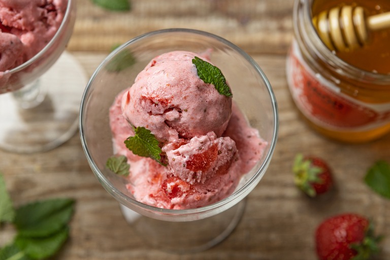 Lody truskawkowo jogurtowe z miodem pomarańczowym