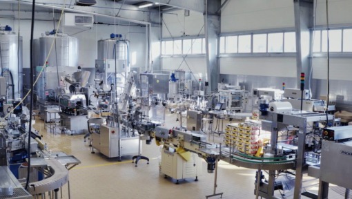 Nowoczesna hala produkcyjna do konfekcjonowania miodu z linią rozlewniczą i pakującą