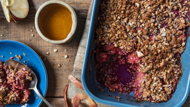crumble Crumble z jabłkami i malinami