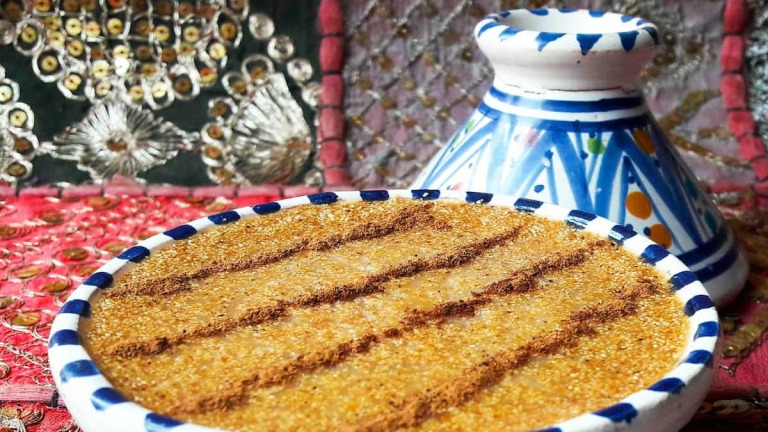 Tamina – algierski deser z semoliny i miodu